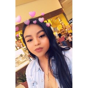 Meet your Posher, Ines